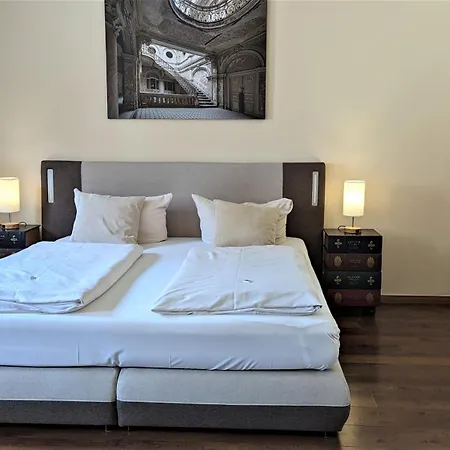 Altstadthotel Goldene Kugel ホテル ヴァーレン