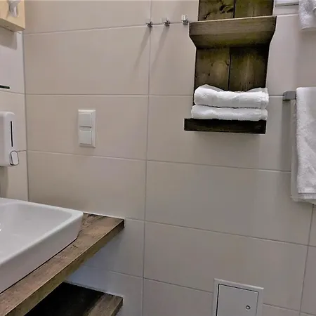 Otel Altstadthotel Goldene Kugel Waren (Mueritz)