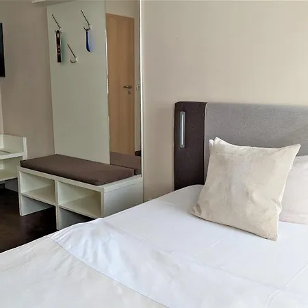 Altstadthotel Goldene Kugel ヴァーレン