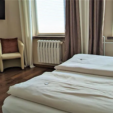 Altstadthotel Goldene Kugel Варен
