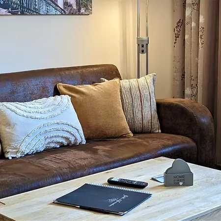 ホテル Altstadthotel Goldene Kugel ヴァーレン