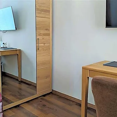 Otel Altstadthotel Goldene Kugel 3*