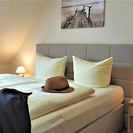 Otel Altstadthotel Goldene Kugel Waren (Mueritz)