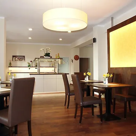 Altstadthotel Goldene Kugel Otel Waren (Mueritz)